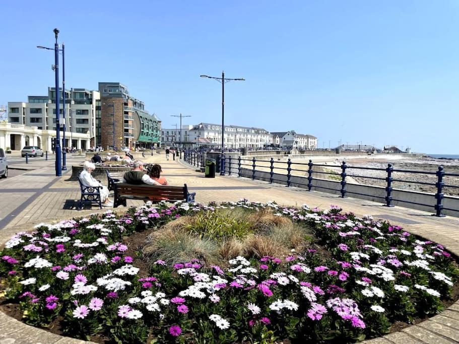 Luxury Porthcawl 1 Bedroom Apt, Prime Location Exterior photo